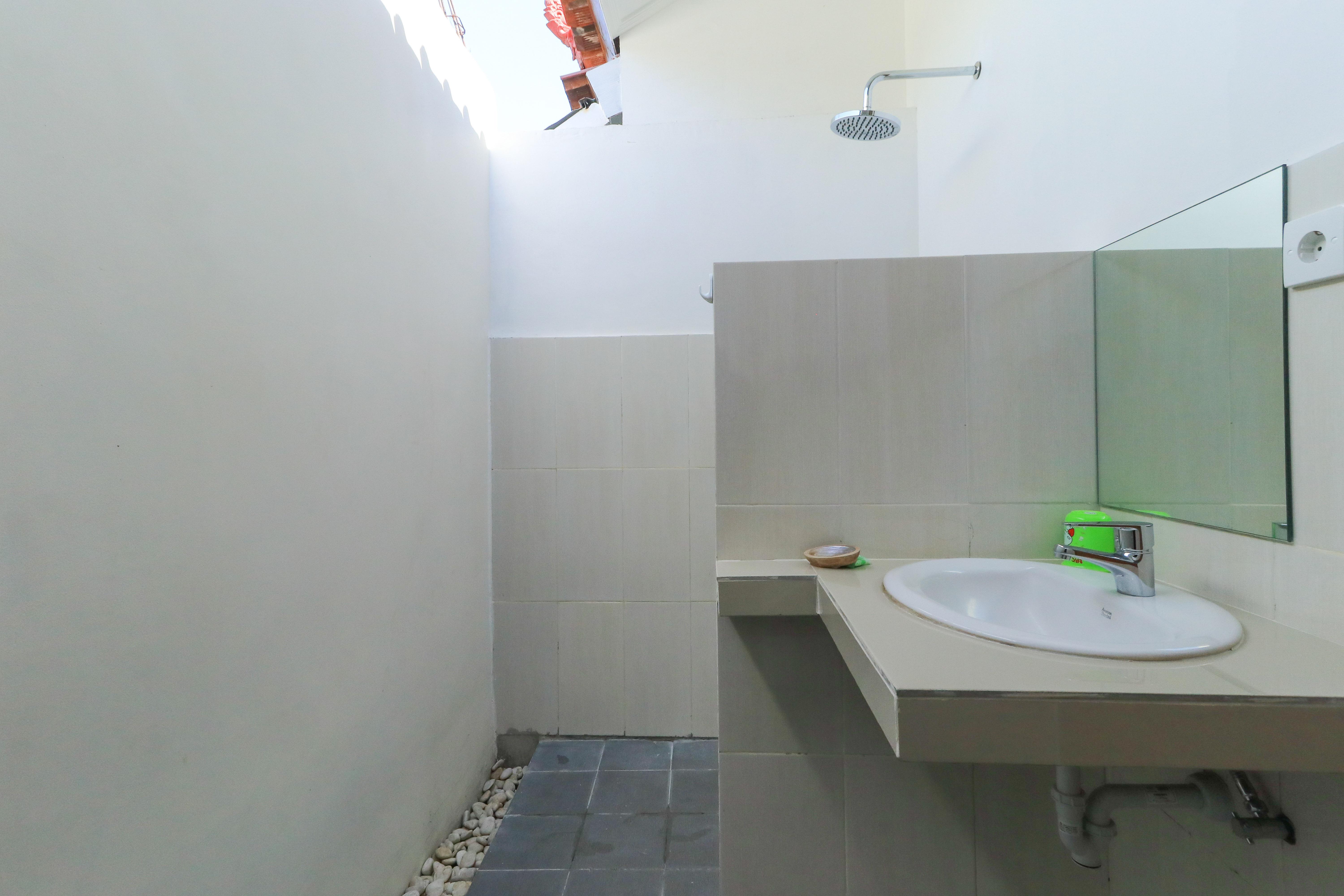 Pererenan Nengah Guest House Canggu Exterior photo